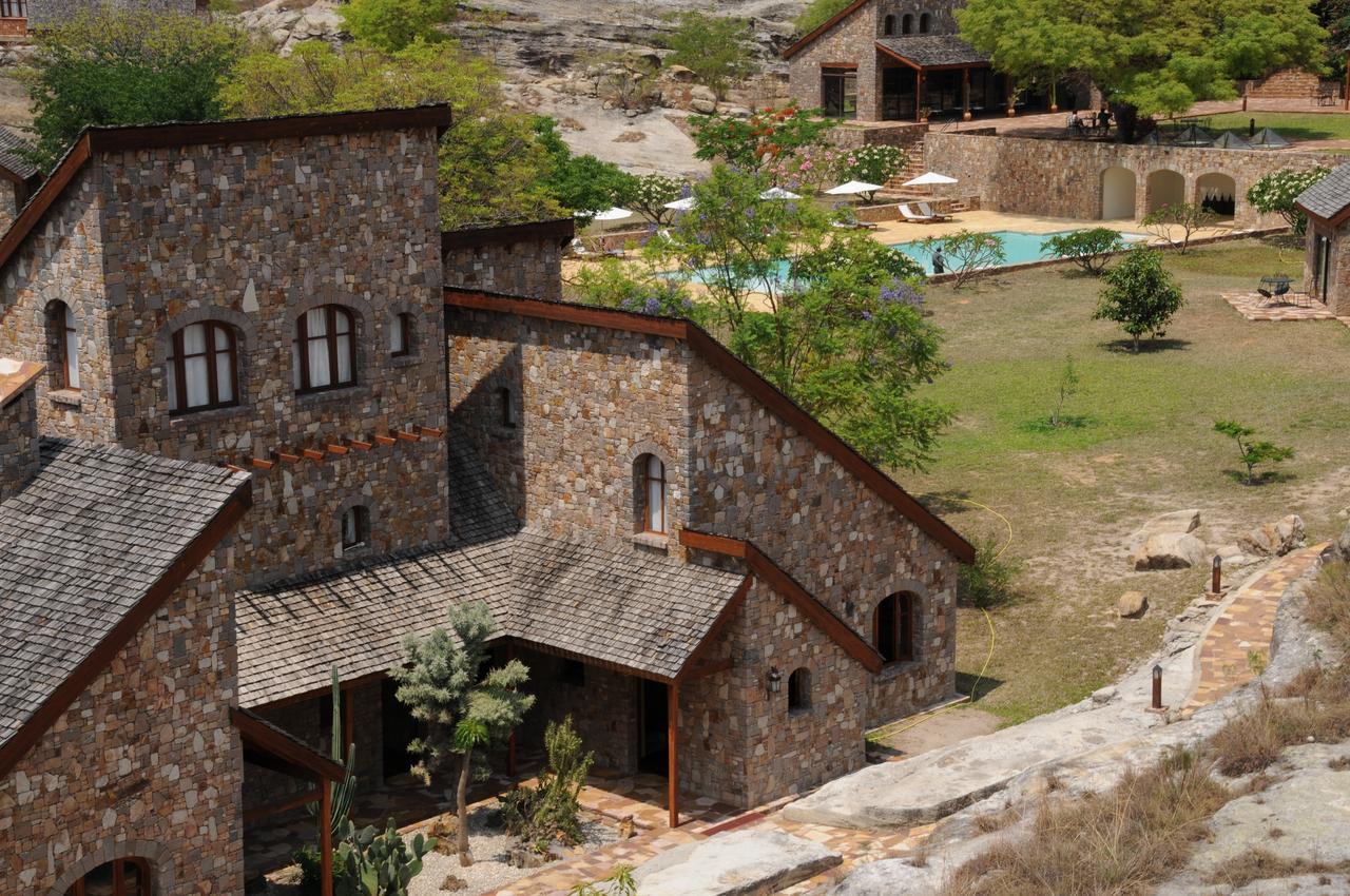Hotel Le Jardin Du Roy Ranohira Esterno foto